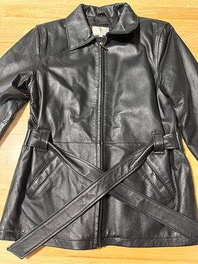 Timothy Daniels Women’s Small Genuine Leather Black Belted Jacket